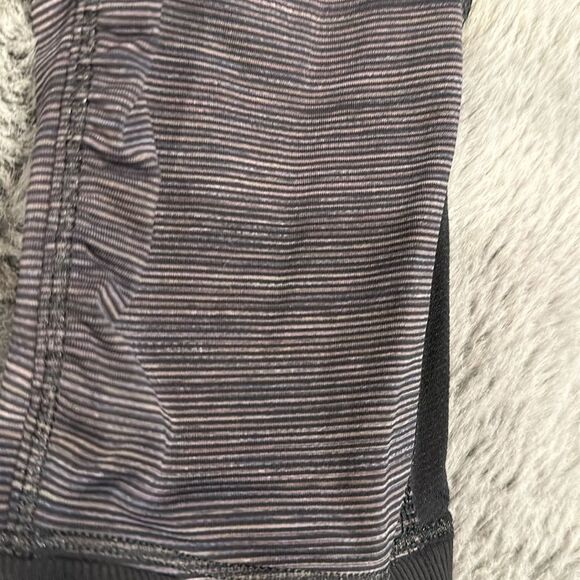 LULULEMON 3/4 LEGGINGS - Picture 7 of 7